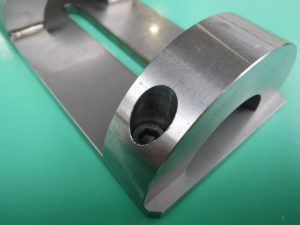 産業機械用固定ブラケット